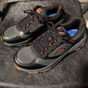 NWT-Skechers Men’s GO RUN TRAIL ALTITUDE Black and Orange Sneakers